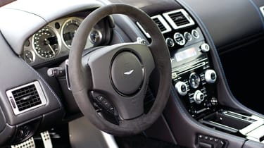 Aston Martin V8 Vantage S 
